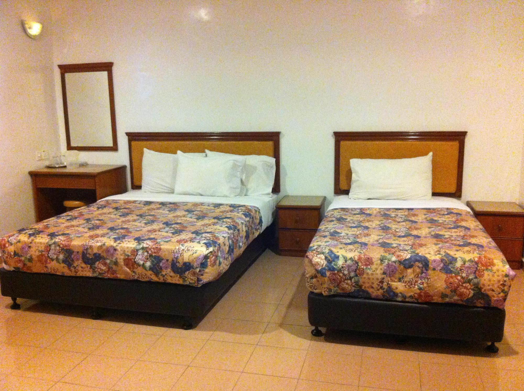 Hotel Home 88 Teluk Intan Exterior foto