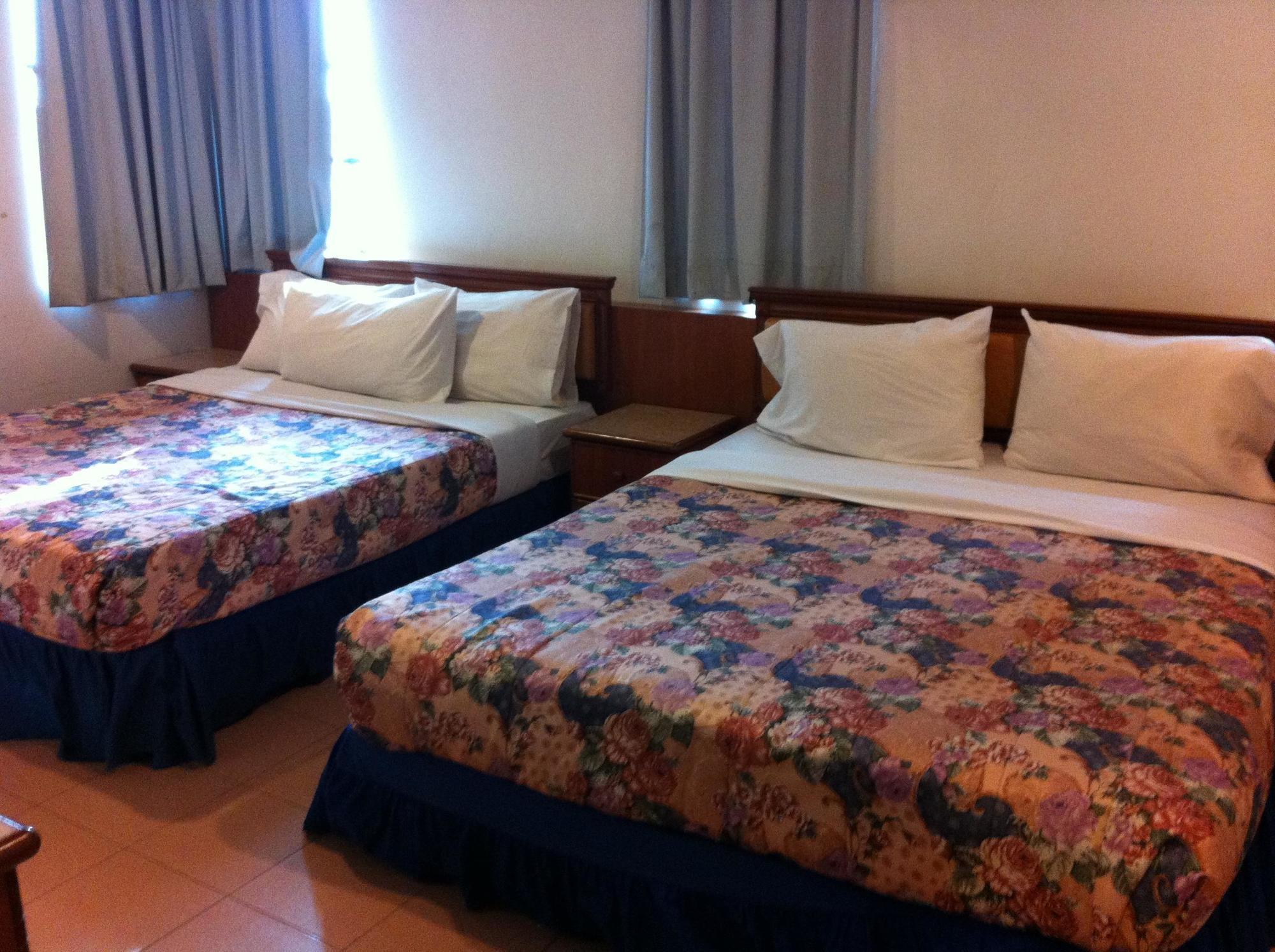 Hotel Home 88 Teluk Intan Exterior foto